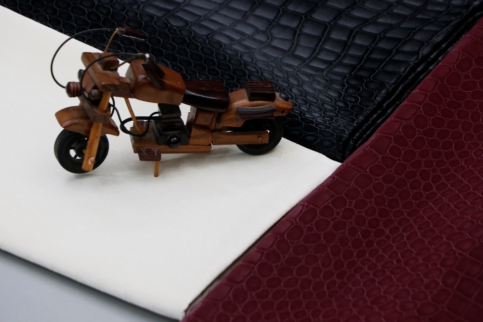 https://portal.rogerlaviale.com/storage/ranges_logo_web/1756969601_Faux_Croc_Leather_(2).JPG